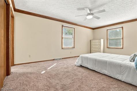 1064 Danielle Avenue Louisville OH 44641