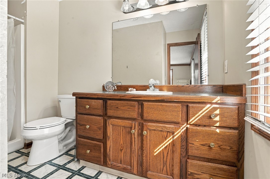 1064 Danielle Avenue Louisville OH 44641