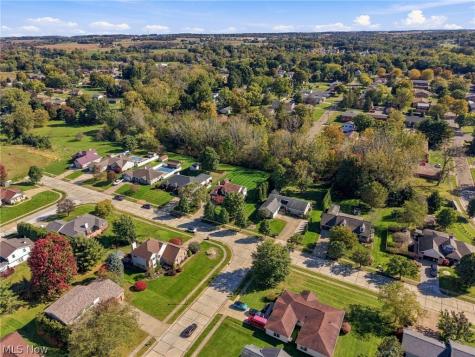1064 Danielle Avenue Louisville OH 44641