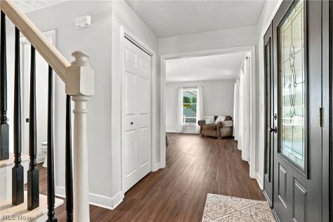 1064 Danielle Avenue Louisville OH 44641