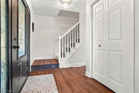 1064 Danielle Avenue Louisville OH 44641