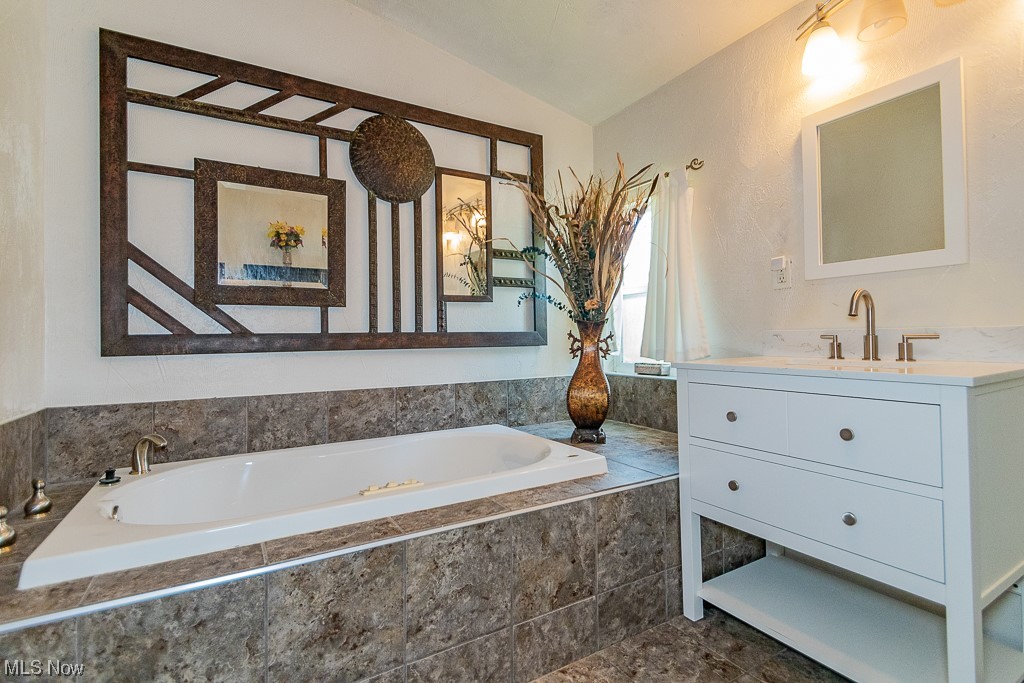 2755 Oak Street Willoughby Hills OH 44094