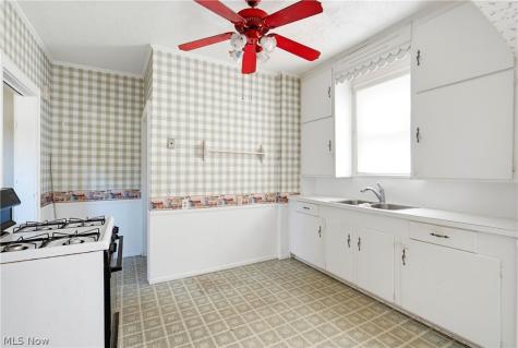1649 Gibbs Avenue NE Canton OH 44705
