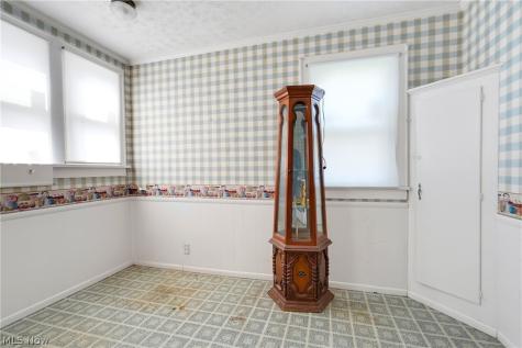 1649 Gibbs Avenue NE Canton OH 44705