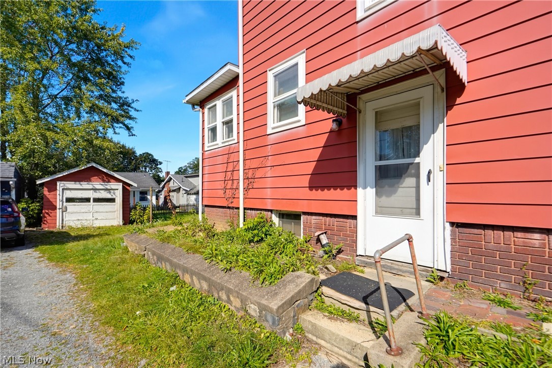1649 Gibbs Avenue NE Canton OH 44705