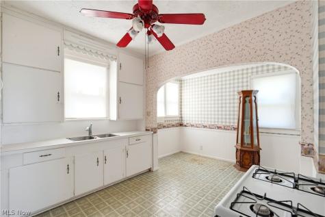 1649 Gibbs Avenue NE Canton OH 44705