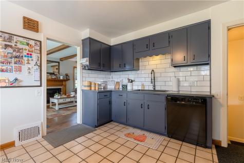 154 Victoria Avenue NW Canton OH 44708
