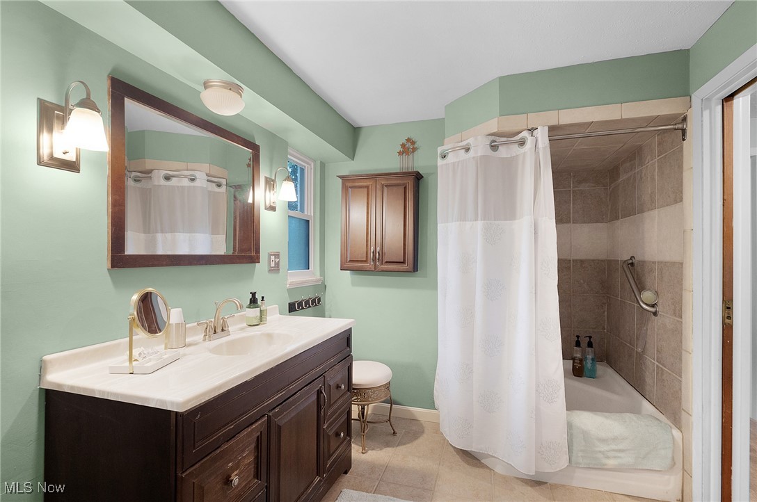 30200 Westlawn Drive Bay Village OH 44140