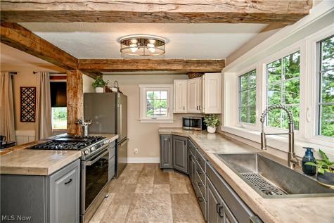 16180 Lisbon Street SE Minerva OH 44657