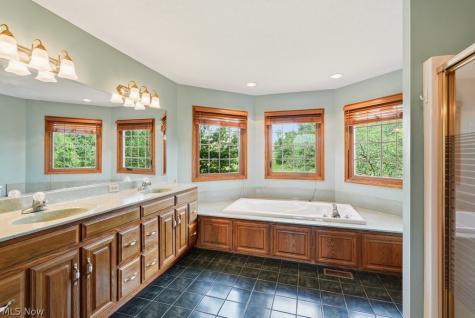 2285 Thoroughbred Drive Wadsworth OH 44281