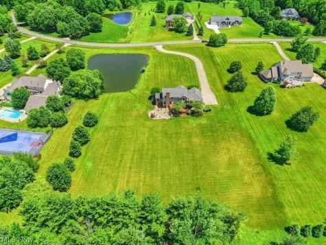 2285 Thoroughbred Drive Wadsworth OH 44281