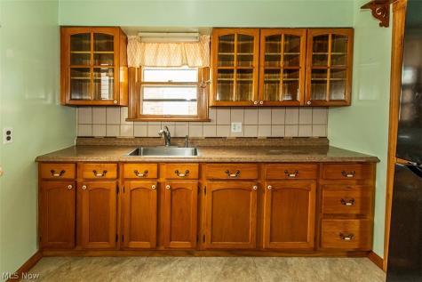 12805 Crossburn Avenue Cleveland OH 44135