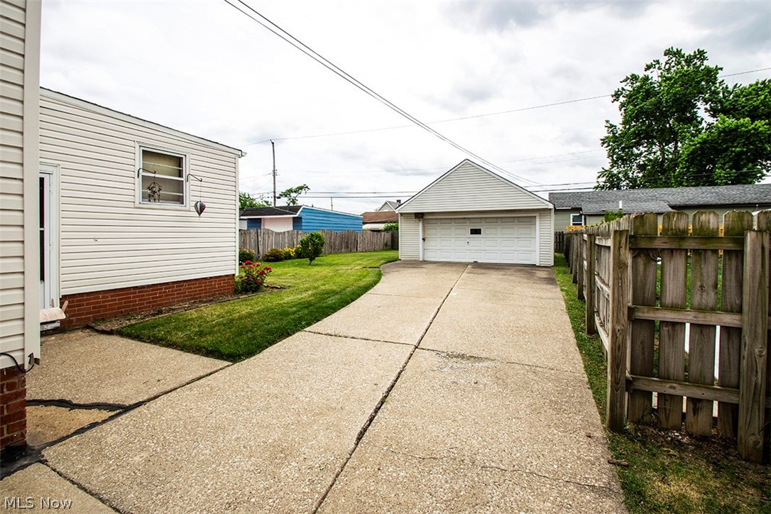 12805 Crossburn Avenue Cleveland OH 44135