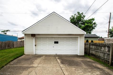 12805 Crossburn Avenue Cleveland OH 44135