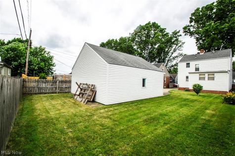 12805 Crossburn Avenue Cleveland OH 44135