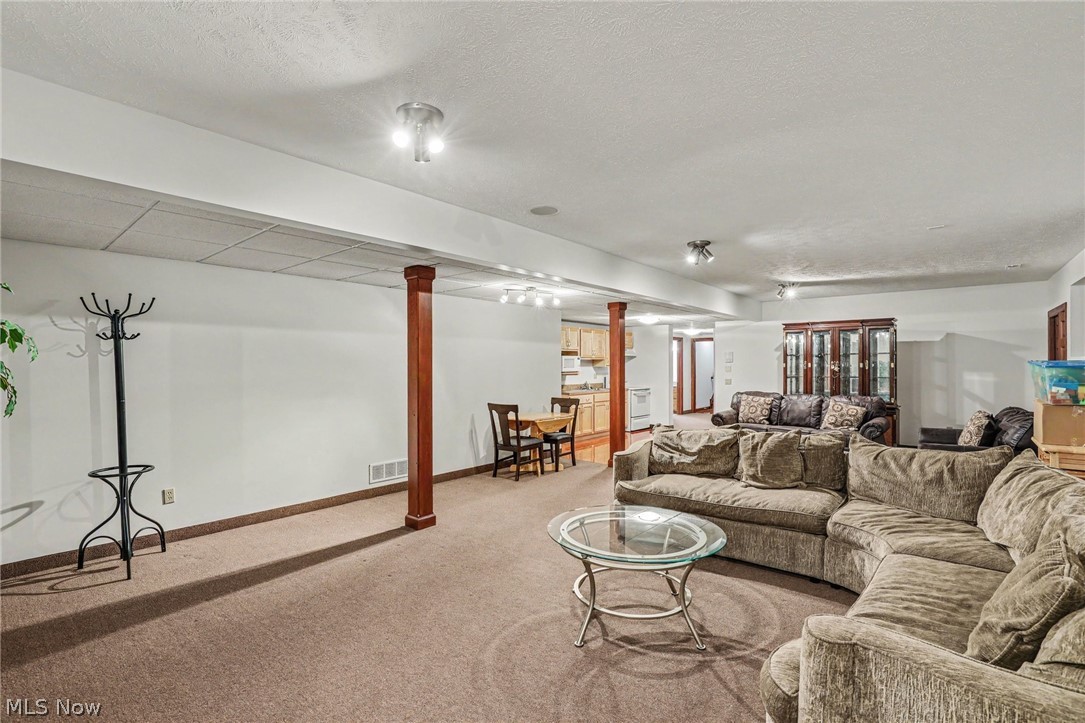 6291 Maypine Farm Boulevard Highland Heights OH 44143