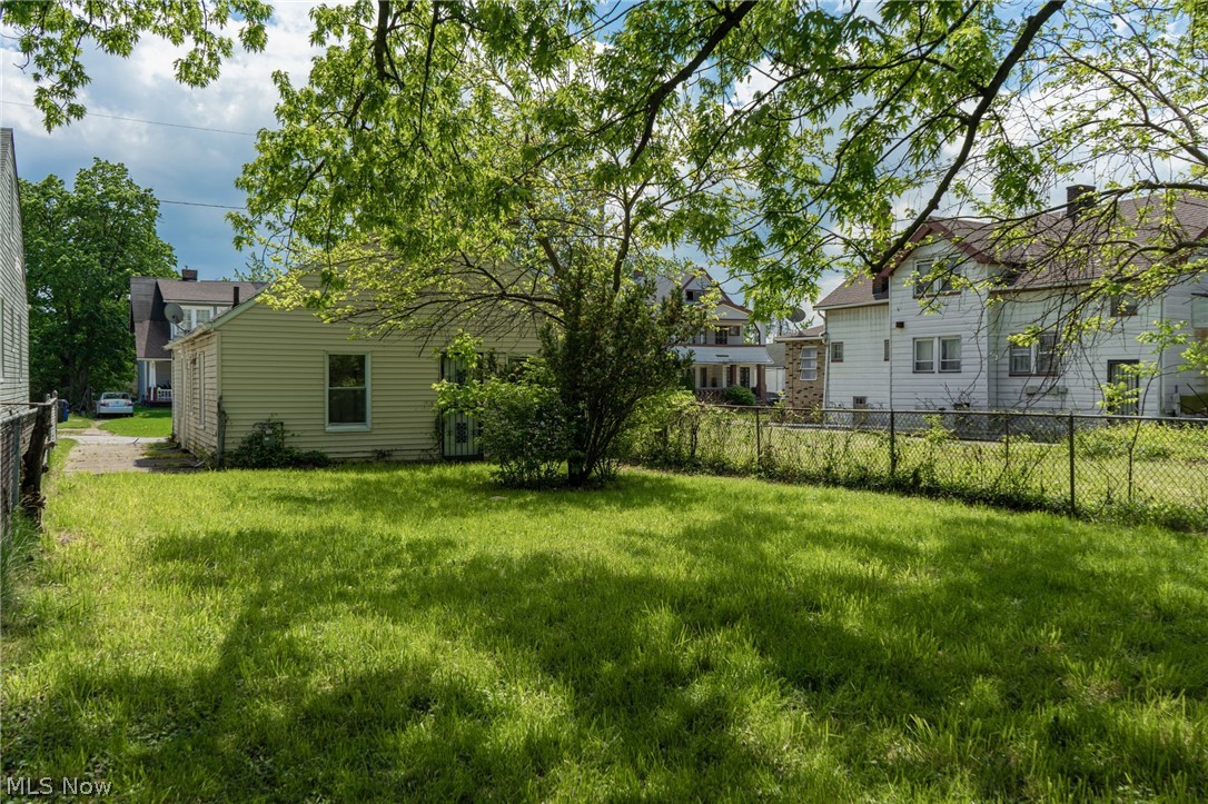 11825 Avon Avenue Cleveland OH 44105
