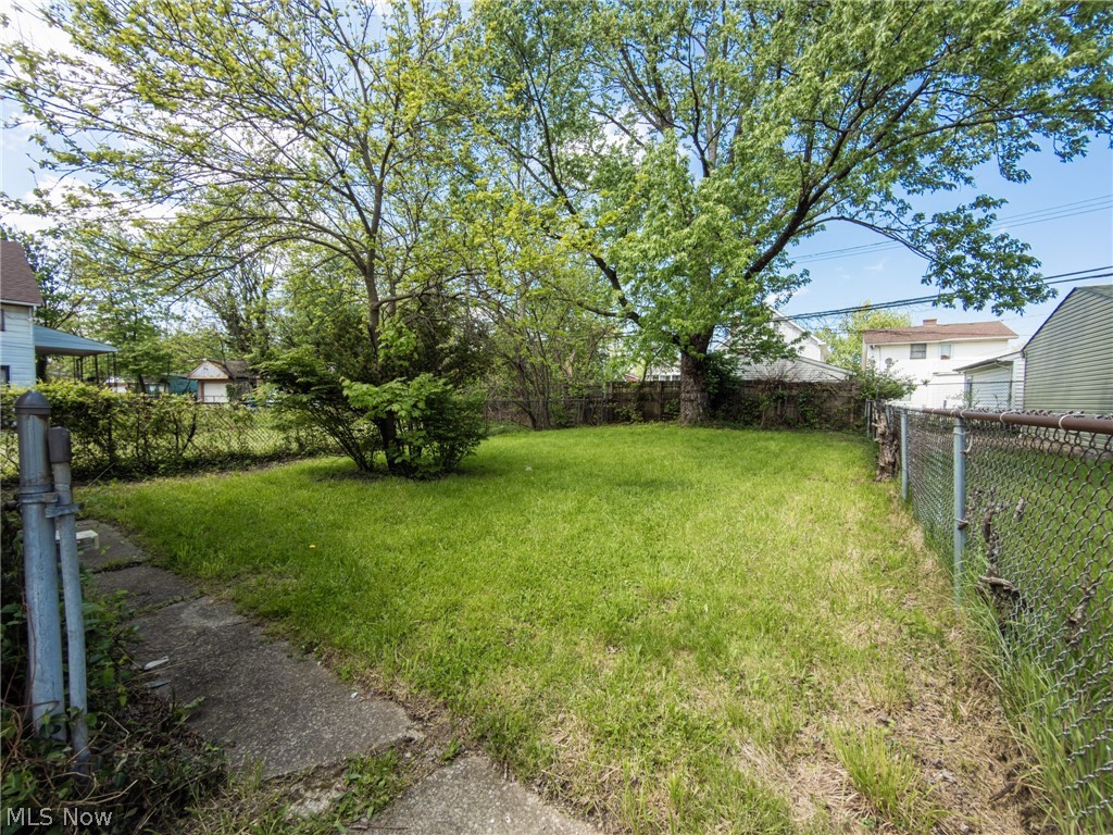 11825 Avon Avenue Cleveland OH 44105