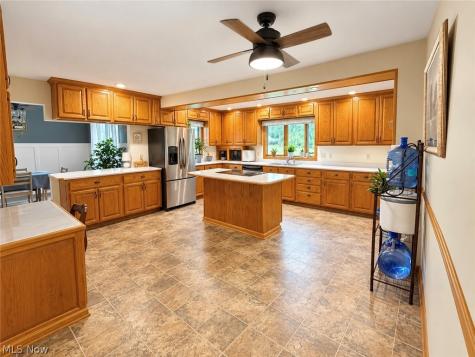 8809 N Leroy Road Seville OH 44273