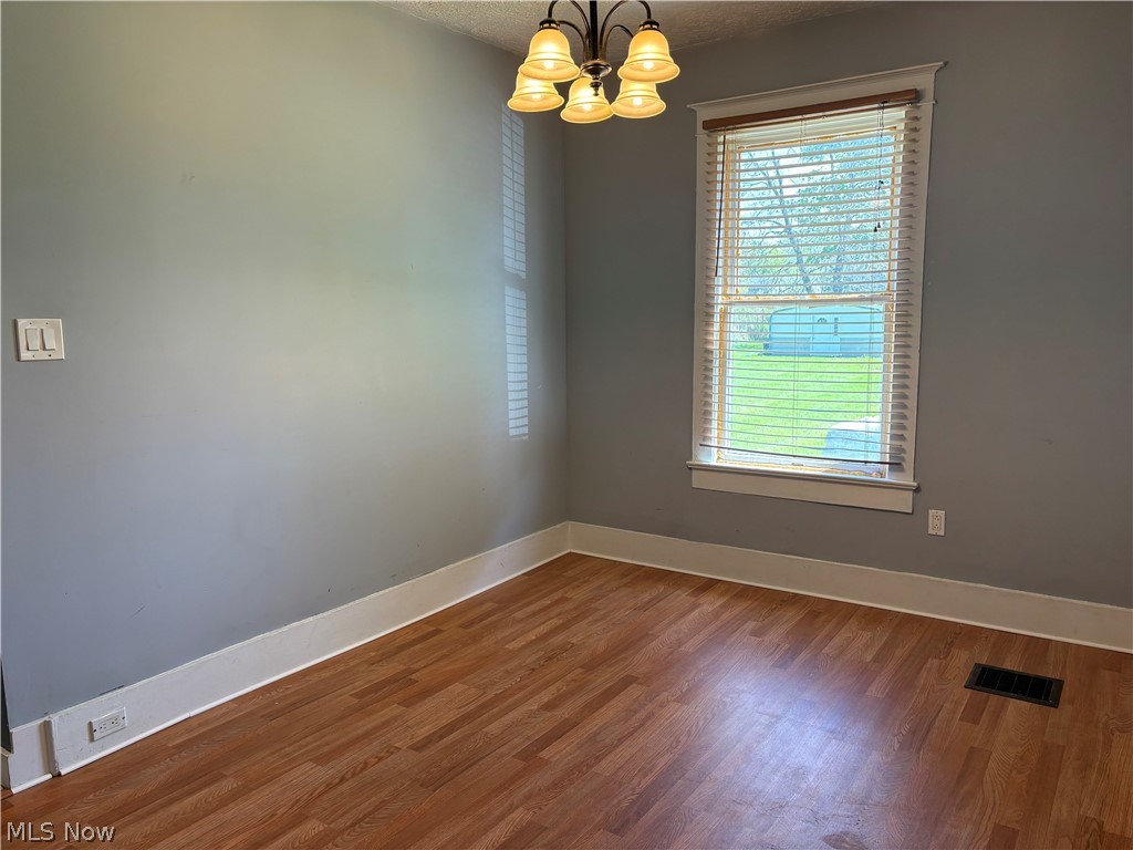 2885 E Water Street Rock Creek OH 44084