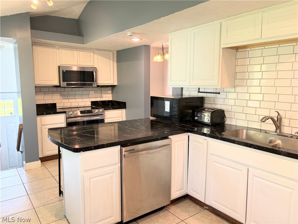 2885 E Water Street Rock Creek OH 44084