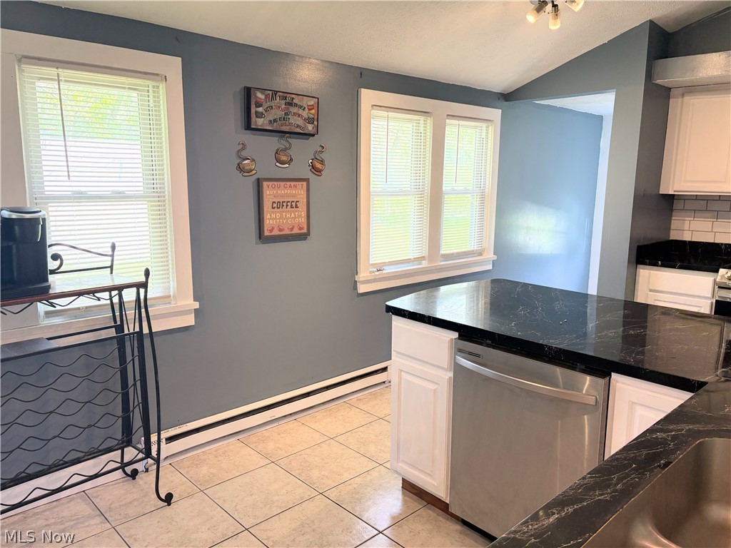 2885 E Water Street Rock Creek OH 44084