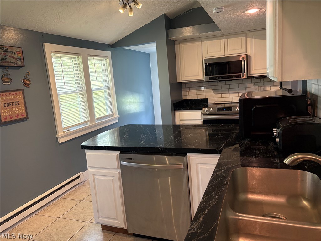 2885 E Water Street Rock Creek OH 44084
