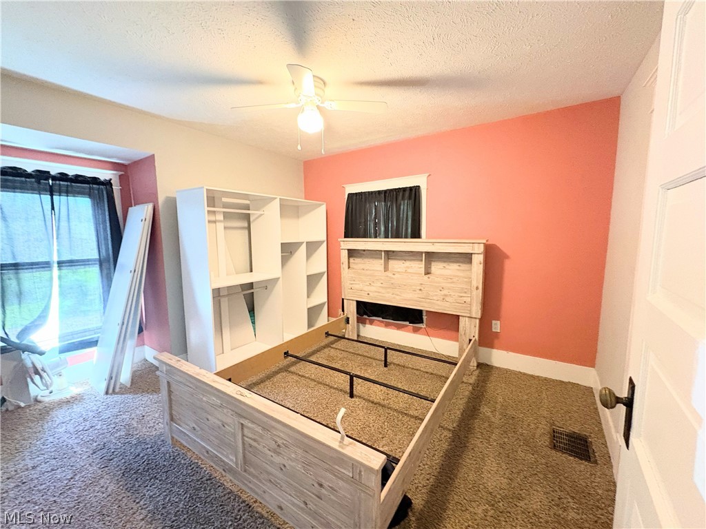 2885 E Water Street Rock Creek OH 44084