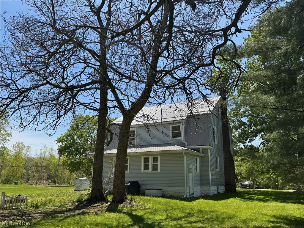2885 E Water Street Rock Creek OH 44084