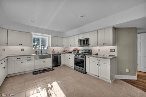 8689 Stearns Road Olmsted Twp OH 44138