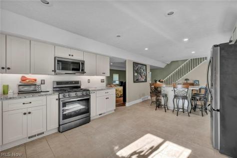 8689 Stearns Road Olmsted Twp OH 44138