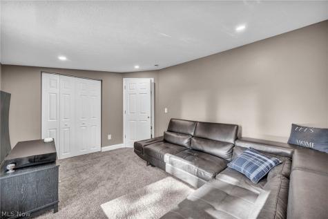8689 Stearns Road Olmsted Twp OH 44138