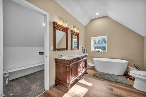 8689 Stearns Road Olmsted Twp OH 44138