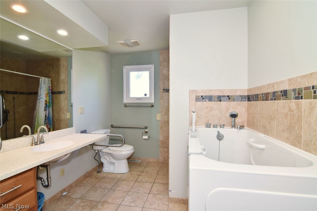 1878 Caronia Drive Lyndhurst OH 44124
