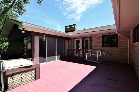 1878 Caronia Drive Lyndhurst OH 44124