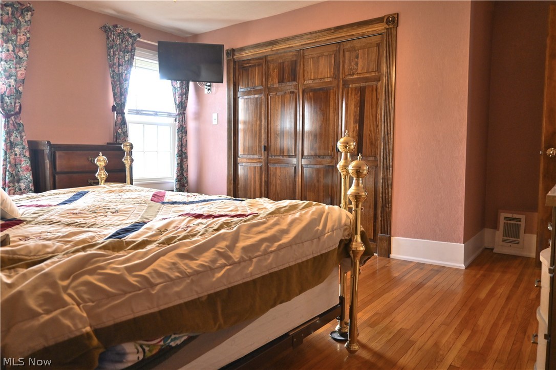 206 S Eagle Street Geneva OH 44041