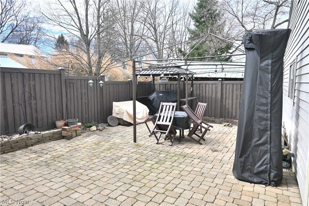 206 S Eagle Street Geneva OH 44041