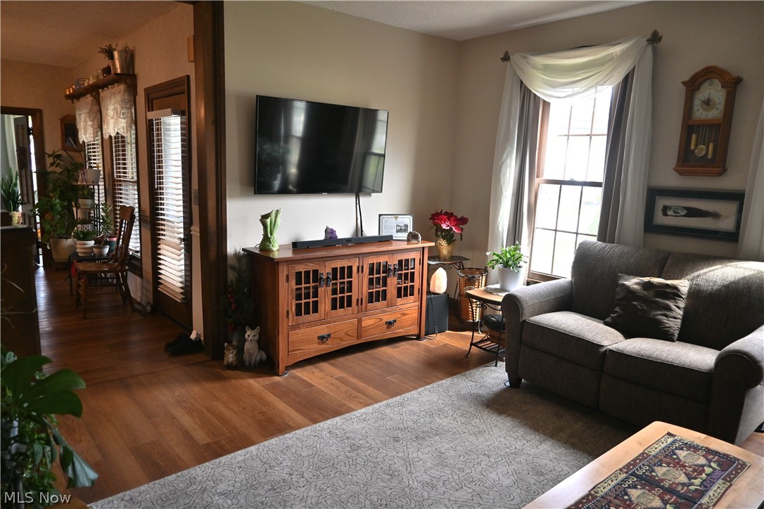 206 S Eagle Street Geneva OH 44041