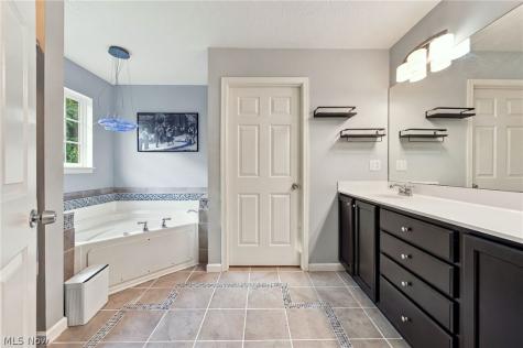 9192 Stonebriar Lane North Ridgeville OH 44039