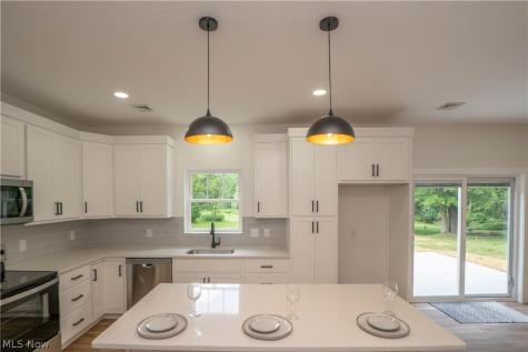796 Southeast Avenue Tallmadge OH 44278