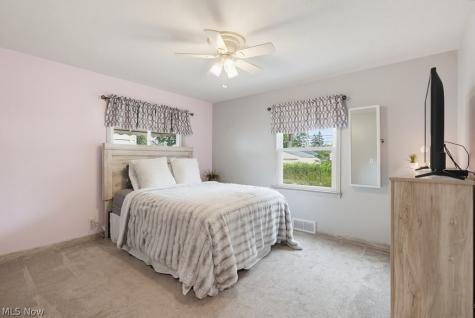 30426 Thomas Street Willowick OH 44095