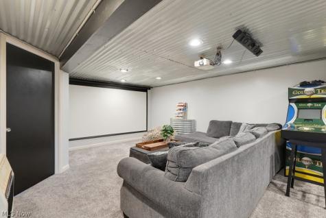 30426 Thomas Street Willowick OH 44095