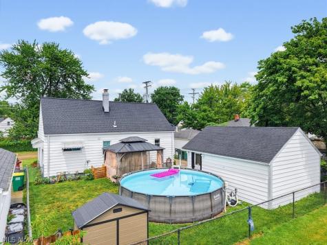 30426 Thomas Street Willowick OH 44095