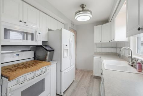 30426 Thomas Street Willowick OH 44095