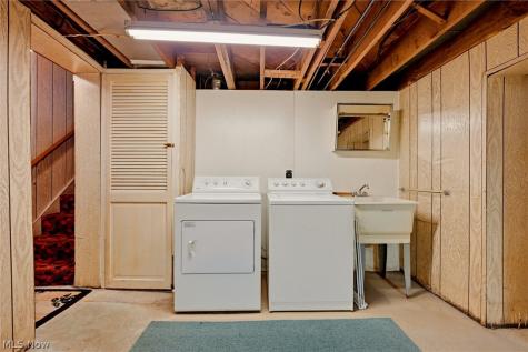 1426 Robbins Avenue Niles OH 44446