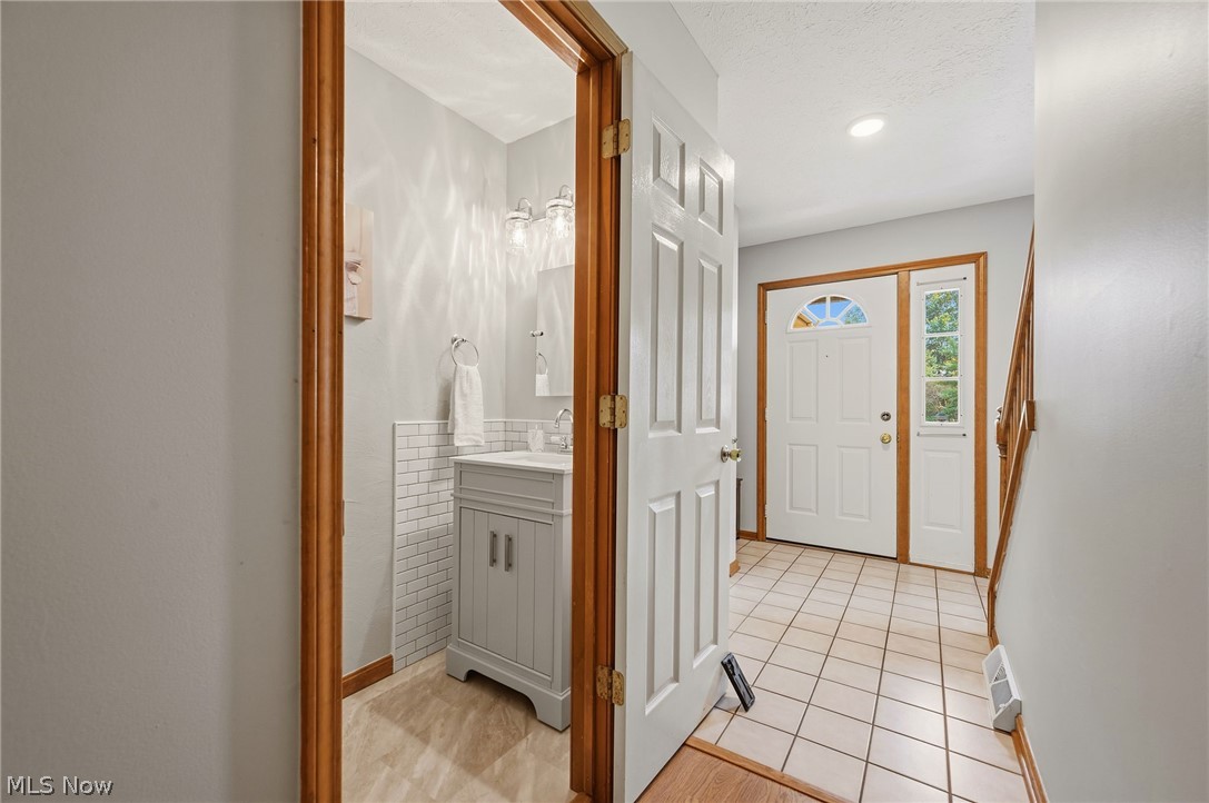 34452 Heatherwood Avenue Avon OH 44011