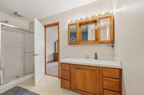 34452 Heatherwood Avenue Avon OH 44011