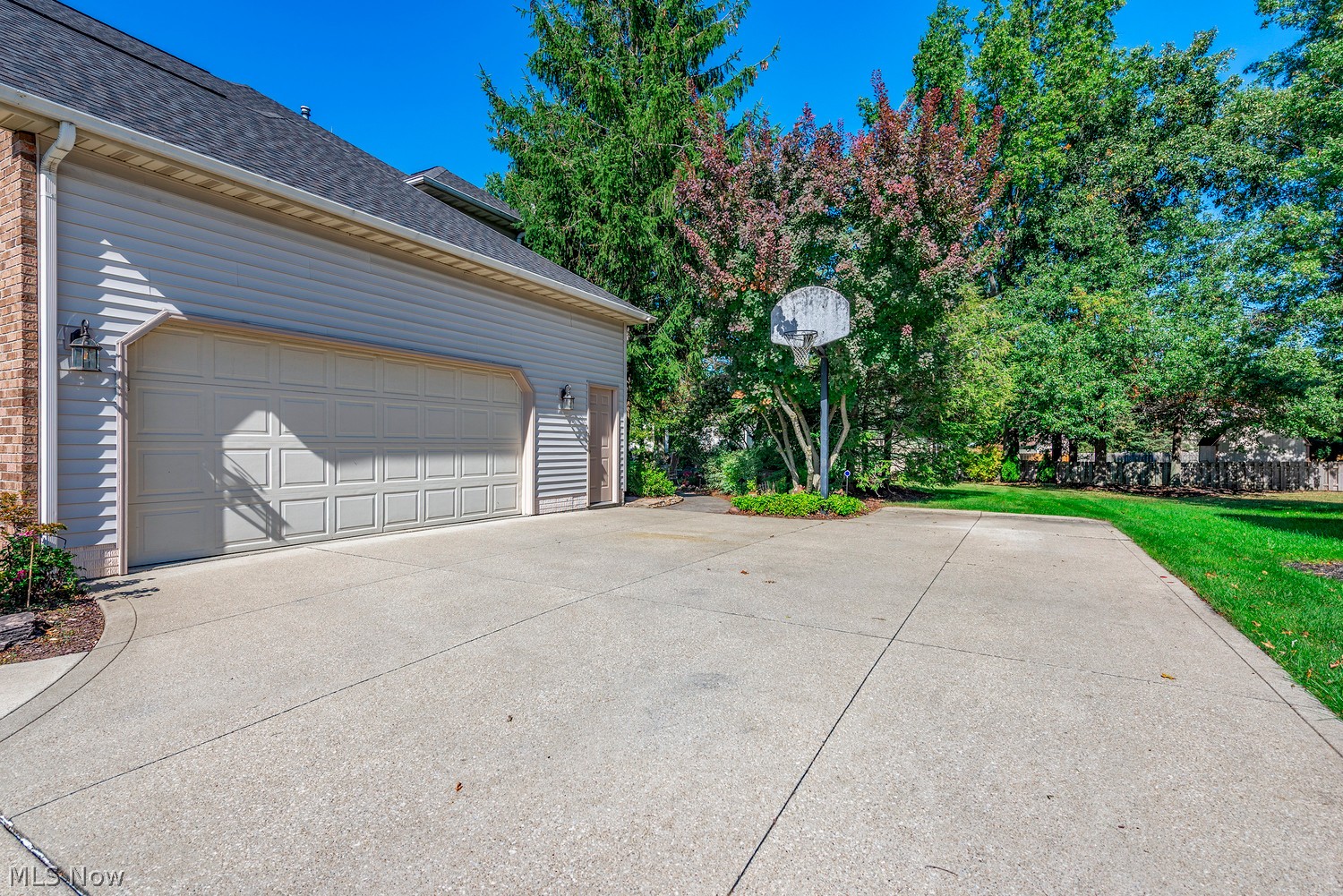 33706 N Fall Lake Drive Avon OH 44011