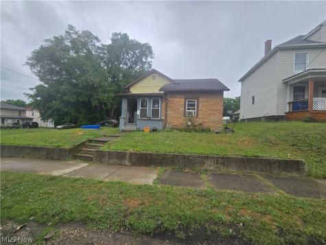 24 Maple Avenue SE Massillon OH 44646