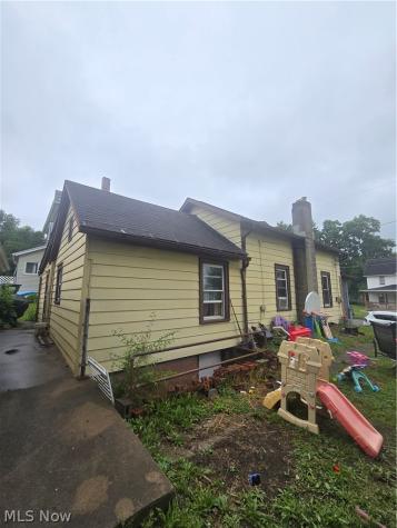 24 Maple Avenue SE Massillon OH 44646